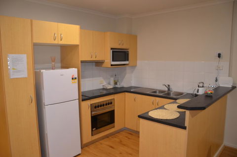 ADELAIDE CENTRAL APARTMENT - 3BR, 2BATH & CARPARK - Australian Directory 6