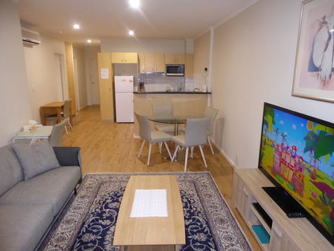 ADELAIDE CENTRAL APARTMENT - 3BR, 2BATH & CARPARK - Australian Directory 4