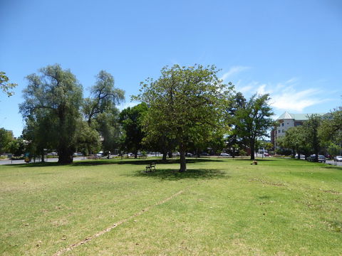 ADELAIDE CENTRAL APARTMENT - 3BR, 2BATH & CARPARK - Australian Directory 31