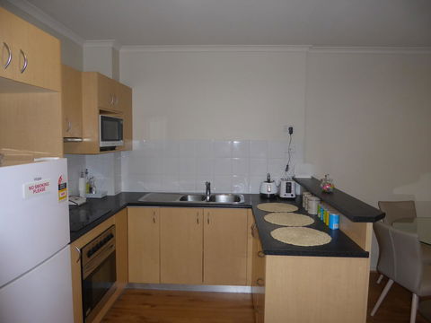 ADELAIDE CENTRAL APARTMENT - 3BR, 2BATH & CARPARK - Australian Directory 5