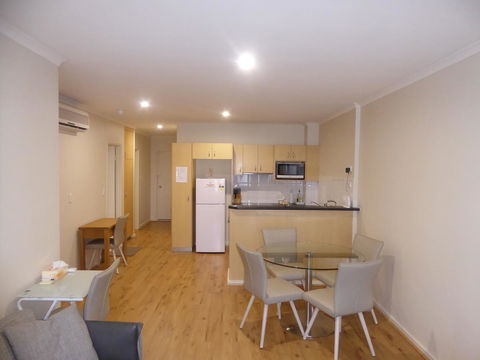 ADELAIDE CENTRAL APARTMENT - 3BR, 2BATH & CARPARK - Australian Directory 8