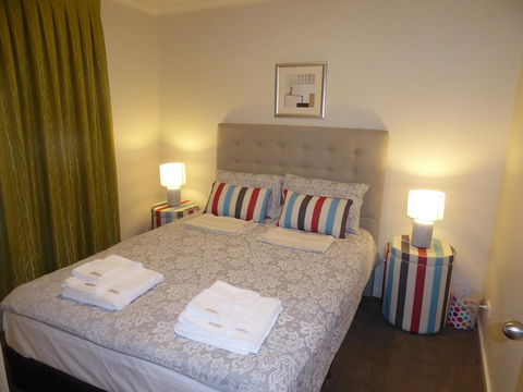 ADELAIDE CENTRAL APARTMENT - 3BR, 2BATH & CARPARK - Australian Directory 15