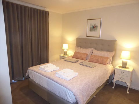 ADELAIDE CENTRAL APARTMENT - 3BR, 2BATH & CARPARK - Australian Directory 11