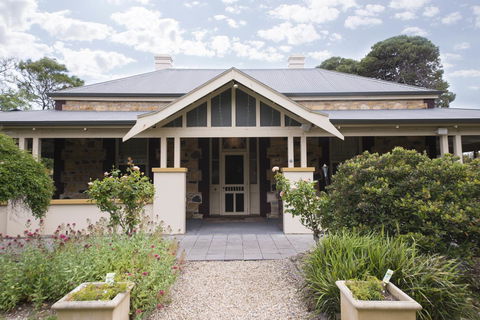 Yankalilla Bay Homestead - Australian Directory 1