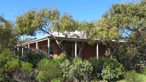 Edge Of Innes - Australian Directory 0