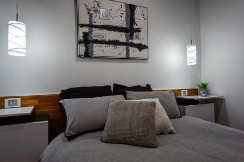 BENGALEE EXECUTIVE TOWNHOUSE- MODERN & STYLISH - Australian Directory 2