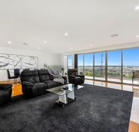 BENGALEE EXECUTIVE TOWNHOUSE- MODERN  STYLISH - Australian Directory