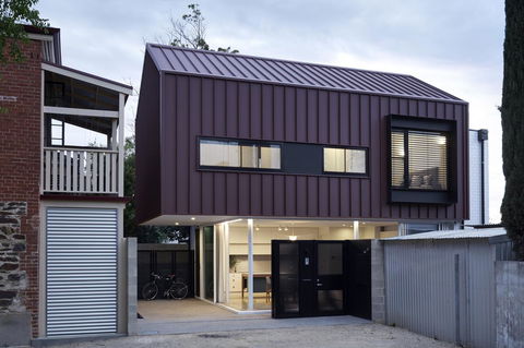 Swainson On Castle - Australian Directory 4
