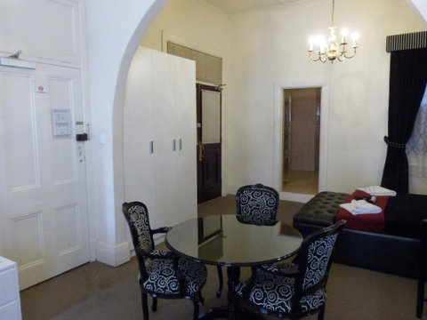 Ambassadors Hotel - Australian Directory 44