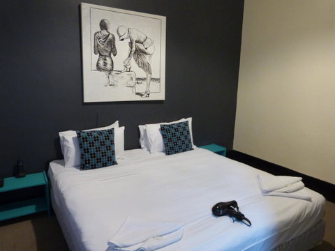 Ambassadors Hotel - Australian Directory 31