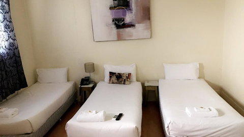 Ambassadors Hotel - Australian Directory 43
