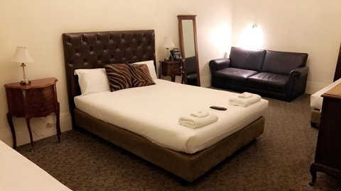 Ambassadors Hotel - Australian Directory 29