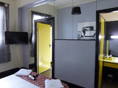 Ambassadors Hotel - Australian Directory 12