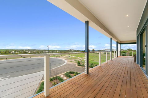 Gizmos Retreat - Australian Directory 4