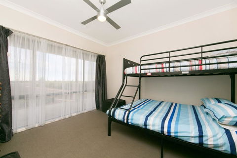 Gizmos Retreat - Australian Directory 5