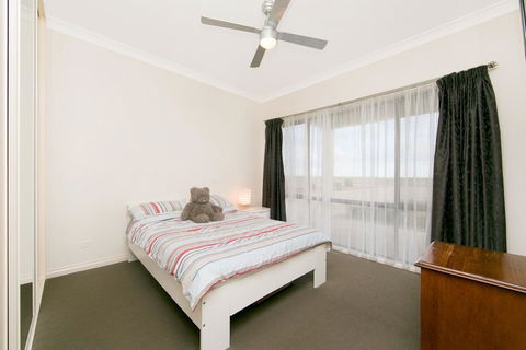 Gizmos Retreat - Australian Directory 10