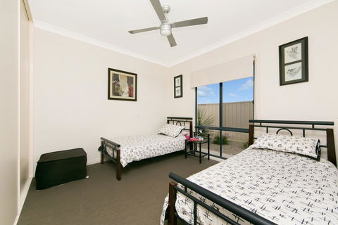 Gizmos Retreat - Australian Directory 6