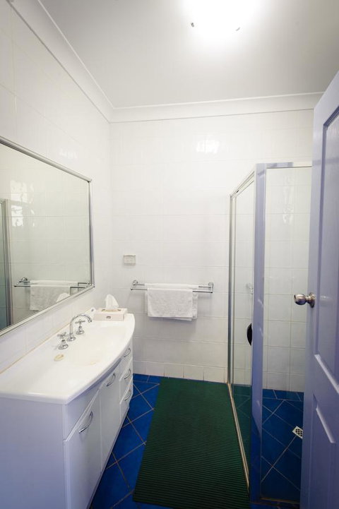 The Anglers Inn - Australian Directory 8