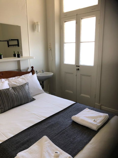 Cornwall Hotel - Australian Directory 7