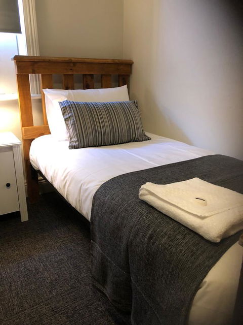 Cornwall Hotel - Australian Directory 12