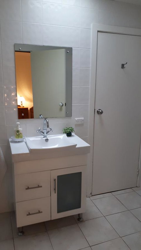 Linger Longer Vineyard - Australian Directory 10