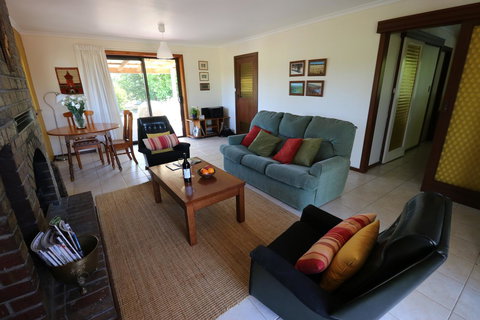 Linger Longer Vineyard - Australian Directory 3