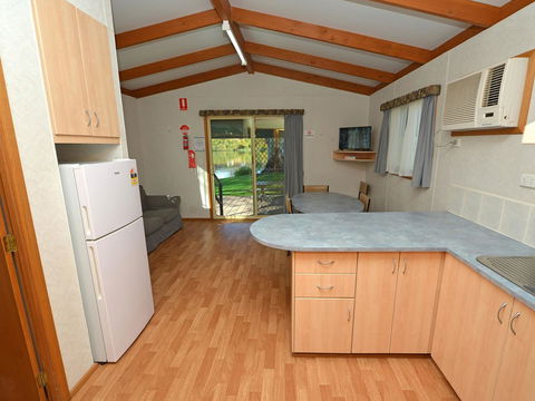 Echo Holiday Parks - Renmark - Australian Directory 16