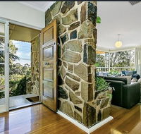 Stunning house with beautiful entertainment area - Australian Directory