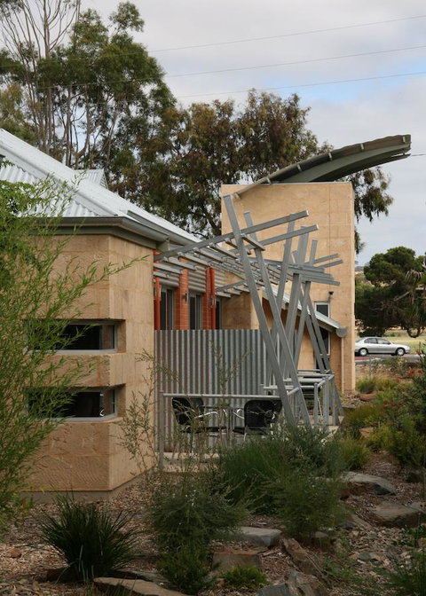 Strath Motel - Australian Directory 24