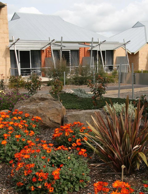 Strath Motel - Australian Directory 6