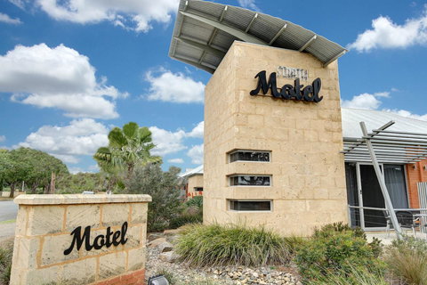 Strath Motel - Australian Directory 1