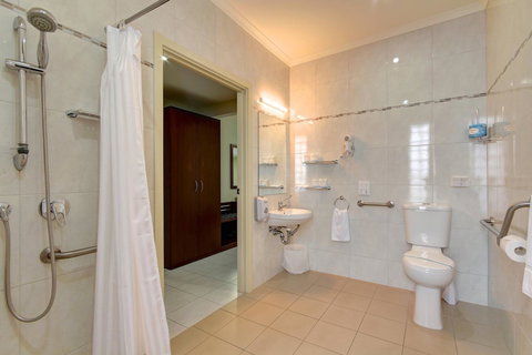 Strath Motel - Australian Directory 12