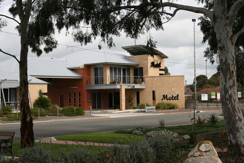 Strath Motel - Australian Directory 7