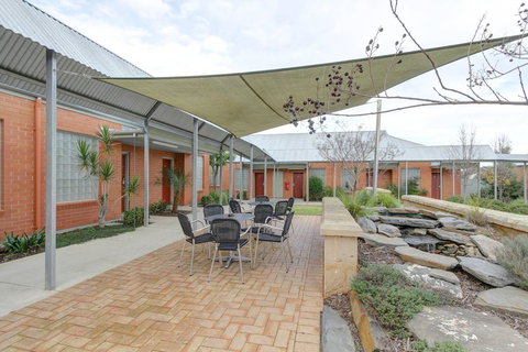 Strath Motel - Australian Directory 0