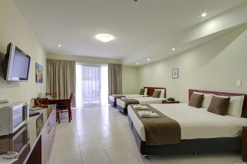 Strath Motel - Australian Directory 13