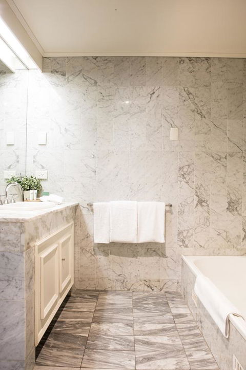 Hotel Richmond On Rundle Mall - Australian Directory 33