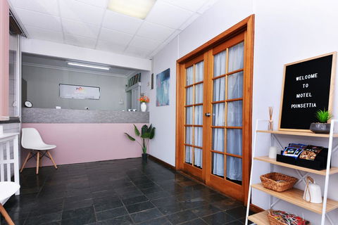 Motel Poinsettia - Australian Directory 1
