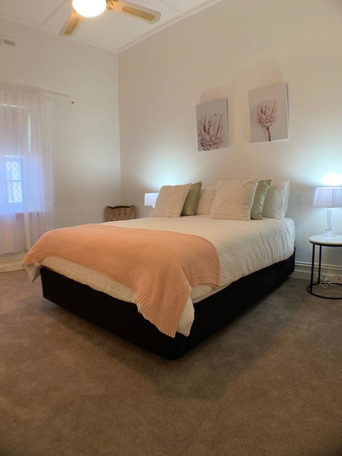 On Gilbert - Australian Directory 7