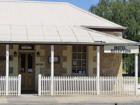 Coonawarra Motor Lodge - Australian Directory 5