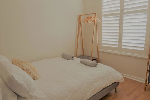 Henley Beach South, Amazing Views, Huge Private Balcony! - Australian Directory 4