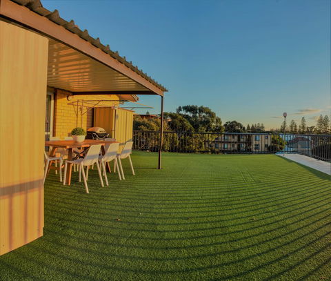 Henley Beach South, Amazing Views, Huge Private Balcony! - Australian Directory 20