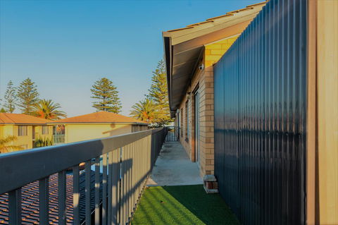 Henley Beach South, Amazing Views, Huge Private Balcony! - Australian Directory 19