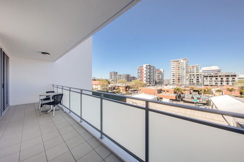 Adina Apartment Hotel Wollongong - Australian Directory 19