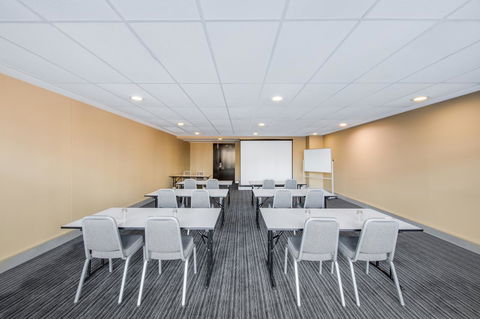 Adina Apartment Hotel Wollongong - Australian Directory 35