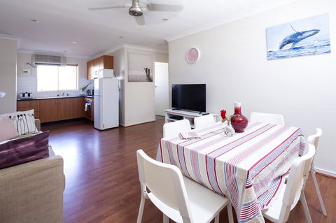 Aurora Holiday Apartment @West Beach - Australian Directory 0