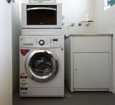 Aurora Holiday Apartment @West Beach - Australian Directory 25