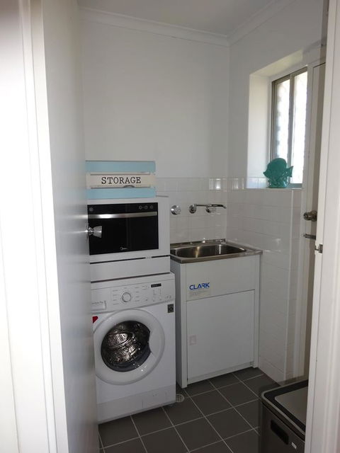 Aurora Holiday Apartment @West Beach - Australian Directory 24