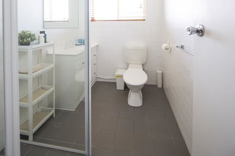 Aurora Holiday Apartment @West Beach - Australian Directory 22