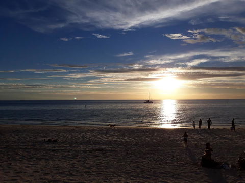 Aurora Holiday Apartment @West Beach - Australian Directory 16