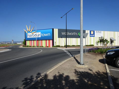 Aurora Holiday Apartment @West Beach - Australian Directory 26